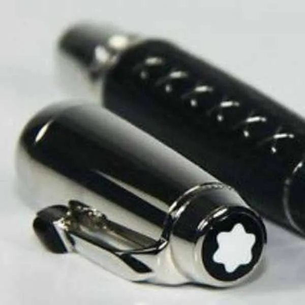 Bút Máy Montblanc Boheme Sharkskin Fountain Pen 38252 Màu Đen