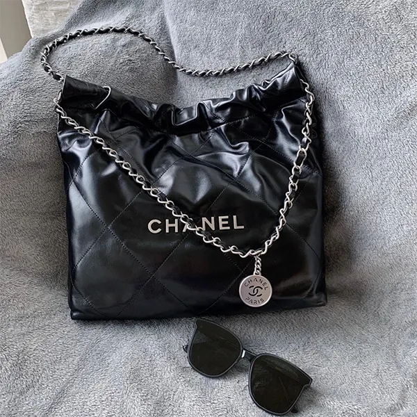 Mua Túi Đeo Vai Chanel HoBo 22 Bag Black Màu Đen Khóa Bạc - Chanel - Mua  tại Vua Hàng Hiệu h053616