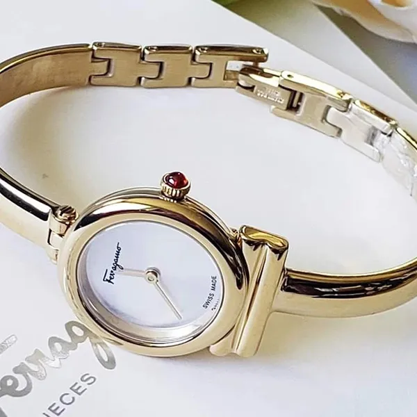 Đồng Hồ Nữ Salvatore Ferragamo Gancini Bangle SFIK01120 22mm Màu Vàng Bạc
