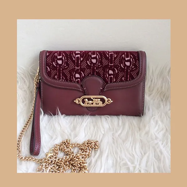 Túi Cầm Tay Coach F38685 Claret FLK Chain Crossbody Màu Đỏ Đô