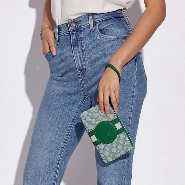 Túi Cầm Tay Coach Large Dempsey Wristlet In Signature Jacquard C8841 Green Màu Xanh Lá