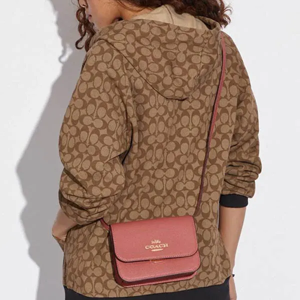 Túi Đeo Chéo Coach Mini Brynn Crossbody Màu Hồng Taffy