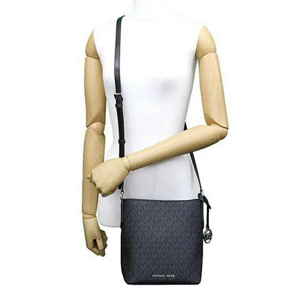 Túi Đeo Chéo Michael Kors MK Bucket Kimberly Logo 35F8SKFM1V Màu Đen