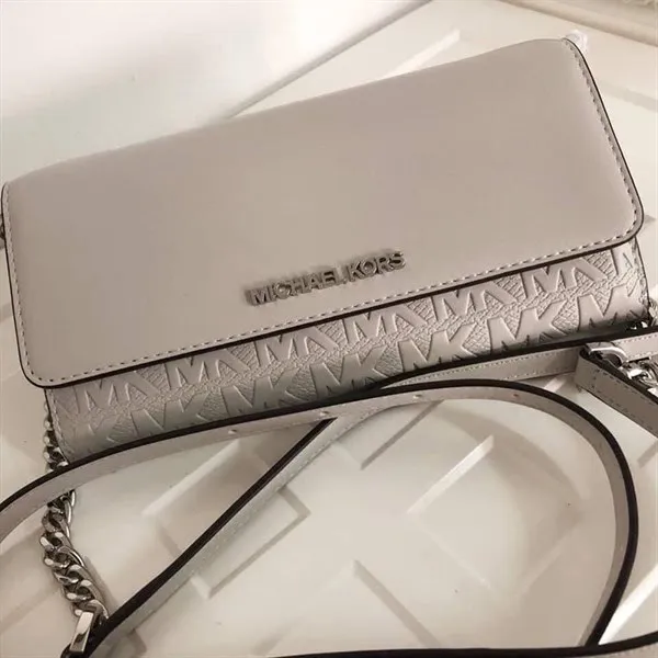 Túi Đeo Chéo Michael Kors MK Embossed Chain Belt WOC Crossbody Bag-Rouge Grey Màu Xám