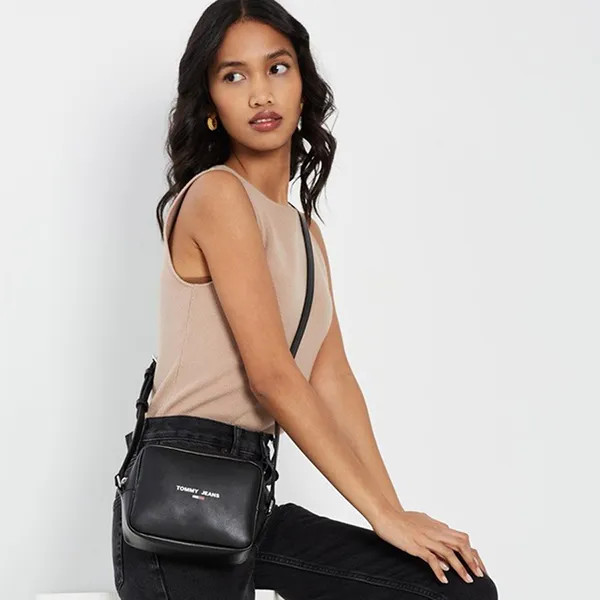 Túi Đeo Chéo Tommy Hilfiger Essential PU Camera Bag AW0AW11635 Màu Đen - Túi xách - Vua Hàng Hiệu