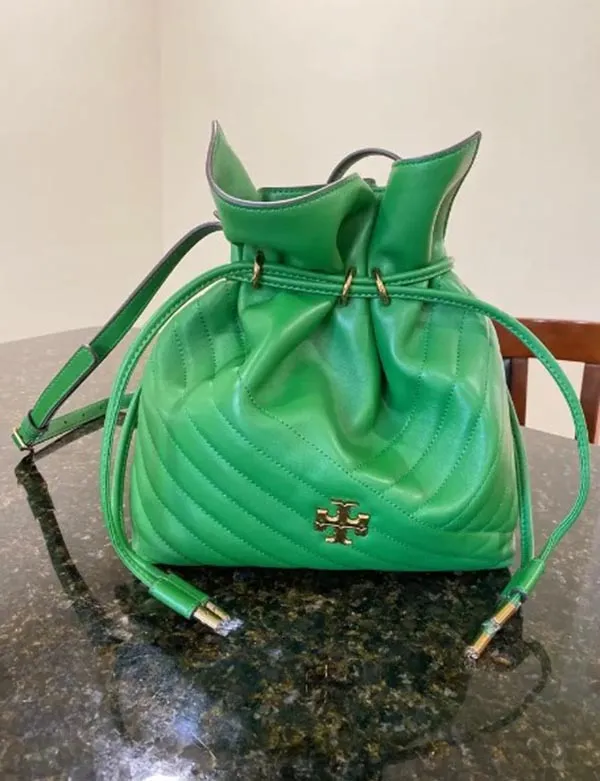 Mua Túi Đeo Chéo Tory Burch Accessories Shrub Kira Chevron Bucket Bag Màu  Xanh Green - Tory Burch - Mua tại Vua Hàng Hiệu h059033
