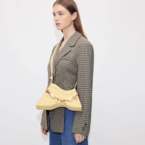 Túi Đeo Vai Nữ Charles & Keith CNK Verity Chain-Link Sculptural Bag Beige 20671428 Màu Be