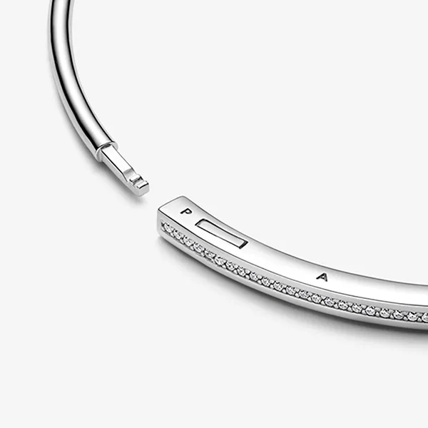 Vòng Đeo Tay Pandora Logo Pandora Phối Đá Cubic Zirconia 592313C01 Màu Bạc