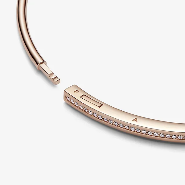 Vòng Đeo Tay Pandora Signature I-D Pavé Bangle 582313C01 Màu Vàng Hồng