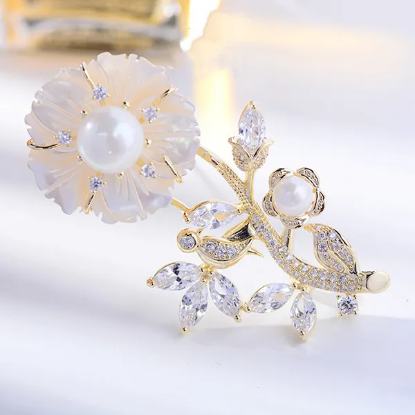 Cài Áo Meri Cao Cấp Cành Hoa Xà Cừ BR448 Màu Vàng