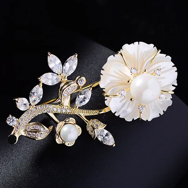 Cài Áo Meri Cao Cấp Cành Hoa Xà Cừ BR448 Màu Vàng