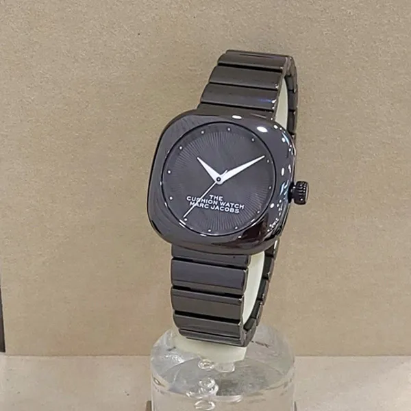Đồng Hồ Nữ Marc Jacobs The Cushion Quartz Black Dial Ladies Watch MJ0120184713 Màu Đen