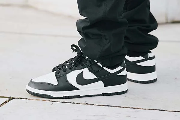 Giày Thể Thao Nike Dunk Low Retro 2021 White Black Màu Đen Size 43