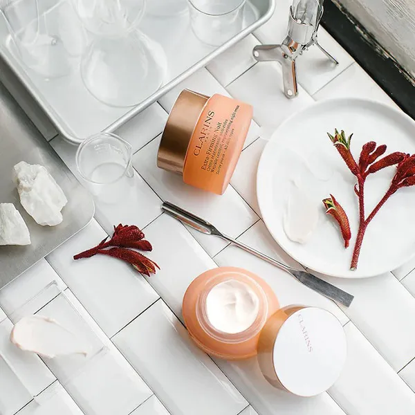 Kem Dưỡng Ban Đêm Clarins Extra-Firming Nuit Wrinkle Control Regenerating Night Cream 50ml