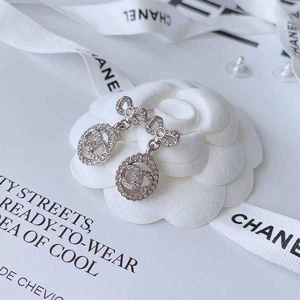 Khuyên Tai Chanel Classic Rhinestone Double C Logo Bow Oval Drape Stud Earrings Màu Bạc - 3