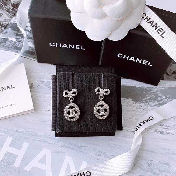Khuyên Tai Chanel Classic Rhinestone Double C Logo Bow Oval Drape Stud Earrings Màu Bạc - 4