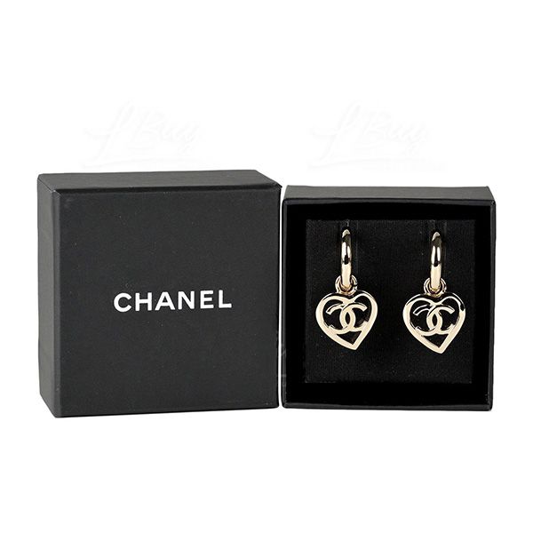 Mua Khuyên Tai Chanel Gold CC Logo Heart Earrings AB7919 Màu Vàng - Chanel  - Mua tại Vua Hàng Hiệu h061440