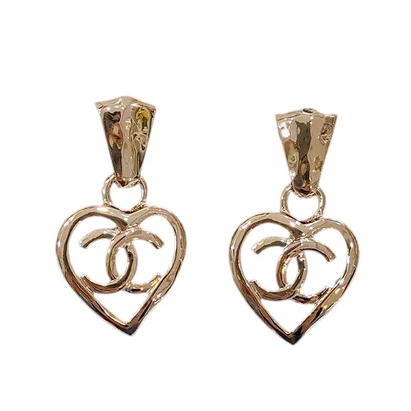 Khuyên Tai Chanel Gold CC Logo Heart Earrings Màu Vàng
