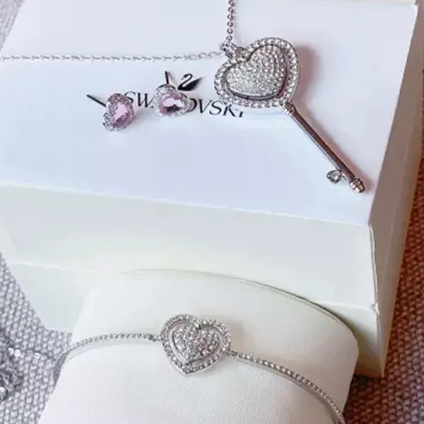 Set Dây Chuyền, Khuyên Tai, Vòng Đeo Tay Swarovski Engaged Heart Set Necklace Earrings Bracelet 5261326 Màu Bạc