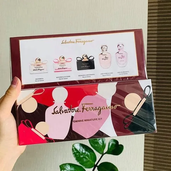 Set Nước Hoa Nữ Salvatore Ferragamo Feminine Miniature (5 x 5ml)