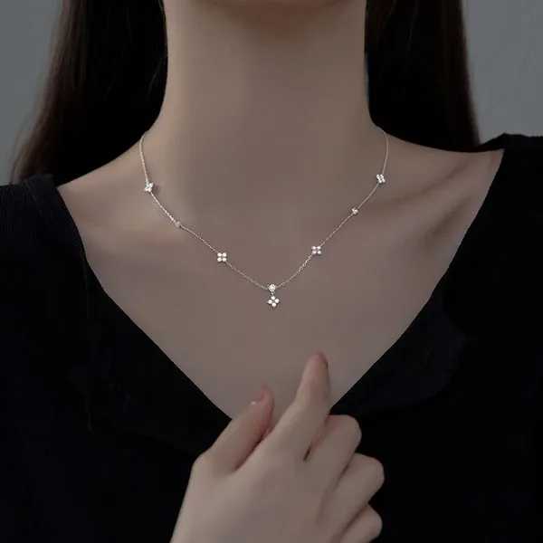 Dây Chuyền Lili Jewelry Bạc Nữ Đính Đá CZ Cỏ 4 Lá Veronica LILI_172818 Màu Bạc - Trang sức - Vua Hàng Hiệu