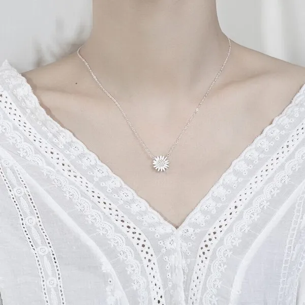 Dây Chuyền Lili Jewelry Bạc Nữ Hoa Cúc Họa Mi LILI_911873 Màu Bạc - Trang sức - Vua Hàng Hiệu