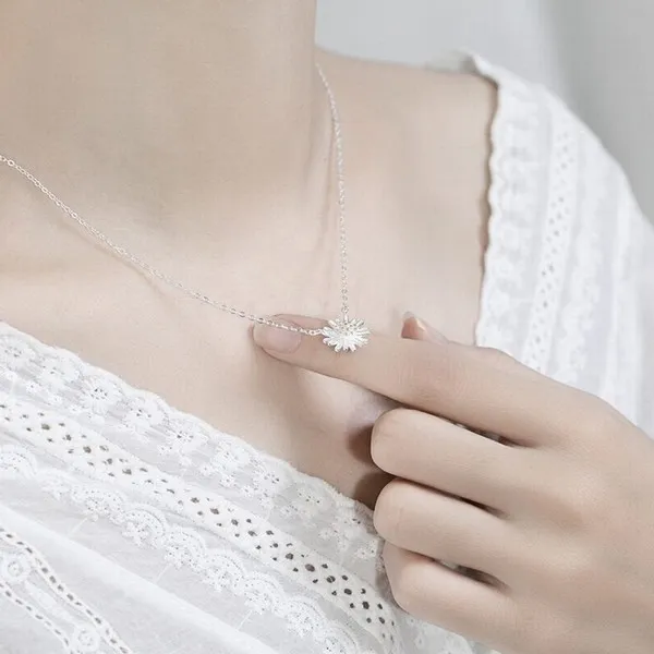 Dây Chuyền Lili Jewelry Bạc Nữ Hoa Cúc Họa Mi LILI_911873 Màu Bạc - Trang sức - Vua Hàng Hiệu