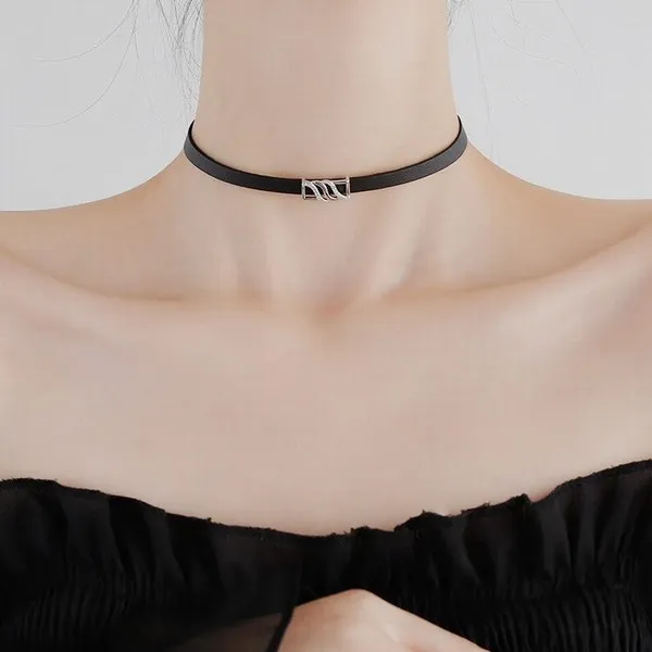 Dây Chuyền Lili Jewelry Choker Bạc Nữ Dây Da Mặt Dạng Sóng Đẹp LILI_348583 Màu Đen - Trang sức - Vua Hàng Hiệu