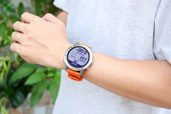 Đồng Hồ Thông Minh Garmin Fenix 6 Pro Dây Silicone Viền Titanium Màu Cam - Đồng hồ - Vua Hàng Hiệu