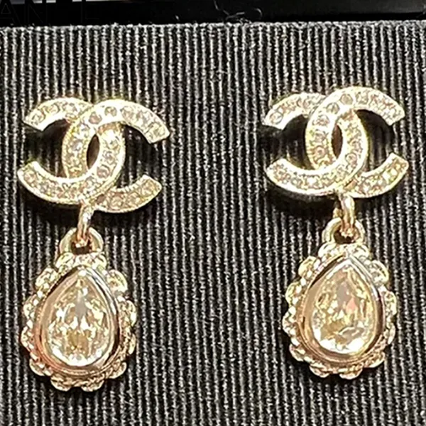 Khuyên Tai Chanel CC Mark Jewelry Màu Vàng