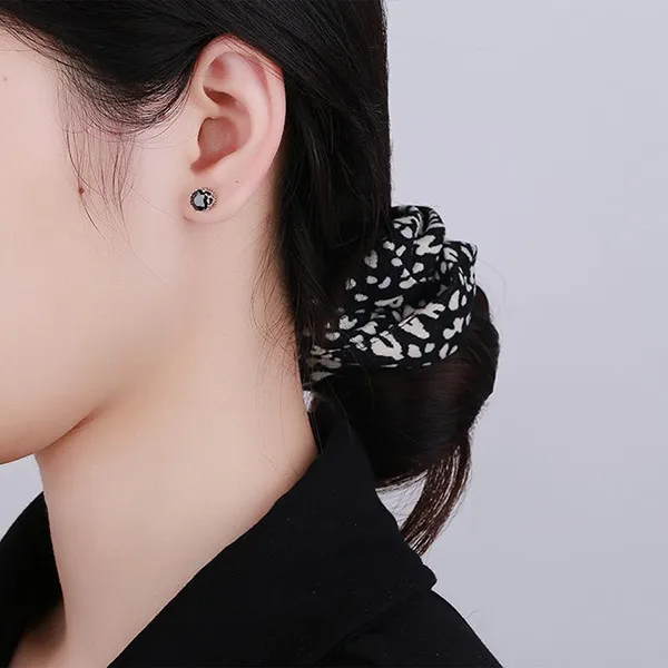 Khuyên Tai LiLi Jewelry Hình Vương Miện Cleopatra Đính Đá CZ Lili_885769 Màu Đen