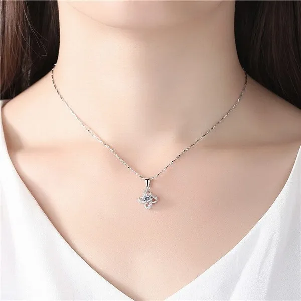 Dây Chuyền Lili Jewelry Bạc Ta S999 Nữ Đính Đá CZ Cỏ 4 Lá LILI_212567 Màu Trắng