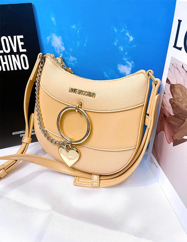 Túi Đeo Chéo Love Moschino Crossbody Bag Red With Heart 4239 Màu Be