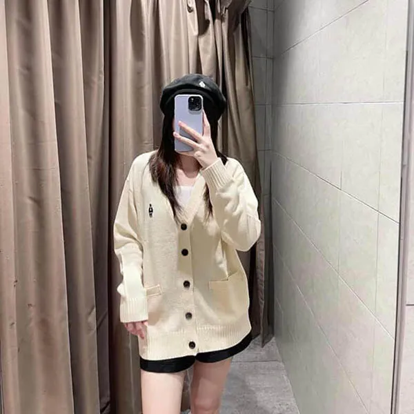 Áo Cardigan WHOAU Cổ V Basic Màu Trắng Kem Size S