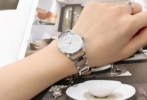 Đồng Hồ Nữ Calvin Klein Dainty K7L2314T Màu Bạc