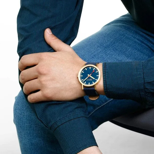 Đồng Hồ Nam Mondaine Classic Deep Ocean Blue Golden A660.30360.40SBQ Màu Xanh Vàng