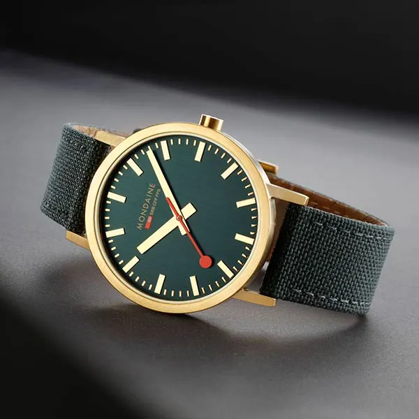 Đồng Hồ Nam Mondaine Classic Forest Green Golden A660.30360.60SBS Màu Xanh Vàng