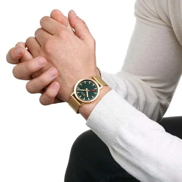 Đồng Hồ Nam Mondaine Classic Forest Green Golden A660.30314.60SBM - 36mm Màu Vàng Xanh