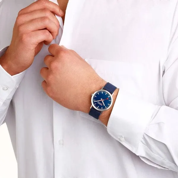 Đồng Hồ Nam Mondaine Classic Ocean Blue Watch A660.30360.40SBD - 40mm Màu Xanh Bạc