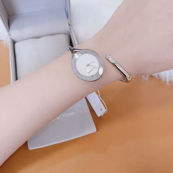 Đồng Hồ Nữ Calvin Klein CK Embrace Silver Dial Ladies Large Bangle K4Y2L116 Màu Bạc