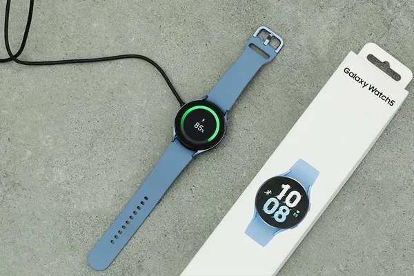 Đồng Hồ Thông Minh Samsung Galaxy Watch5 44mm Màu Xanh Dương