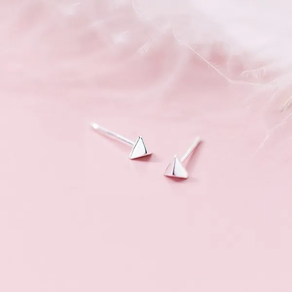 Khuyên Tai LiLi Jewelry Mini Hình Tam Giác LiLi_214911 Màu Bạc