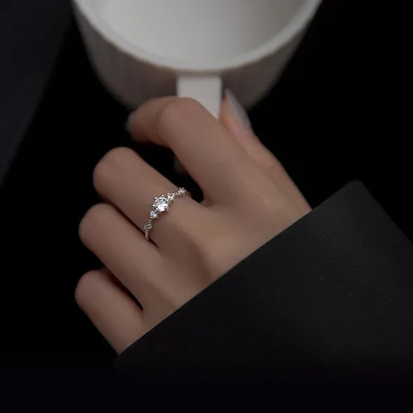 Nhẫn LiLi Jewelry Beautiful Girl Đính Đá Cz Lili_622996 Màu Bạc