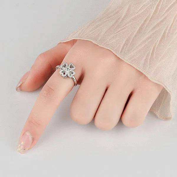 Nhẫn LiLi Jewelry Hình Cỏ Bốn Lá Dạng Xoay Đính Đá Cz Lili_482977 Màu Bạc