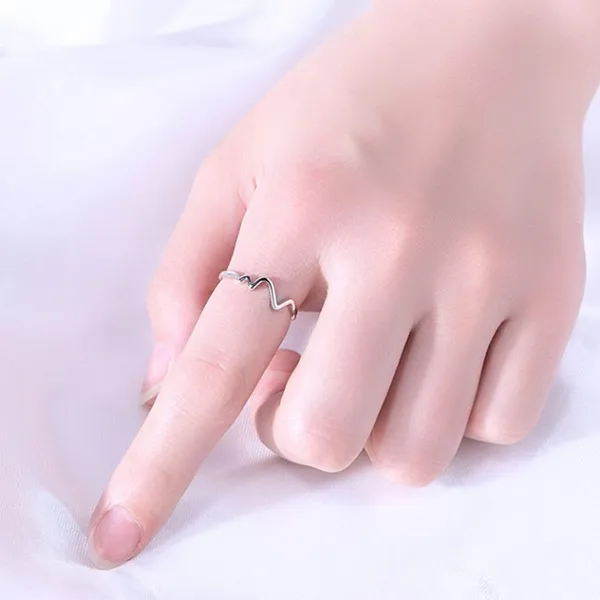 Nhẫn LiLi Jewelry Hình Nhịp Trái Tim Lili_691668 Màu Bạc