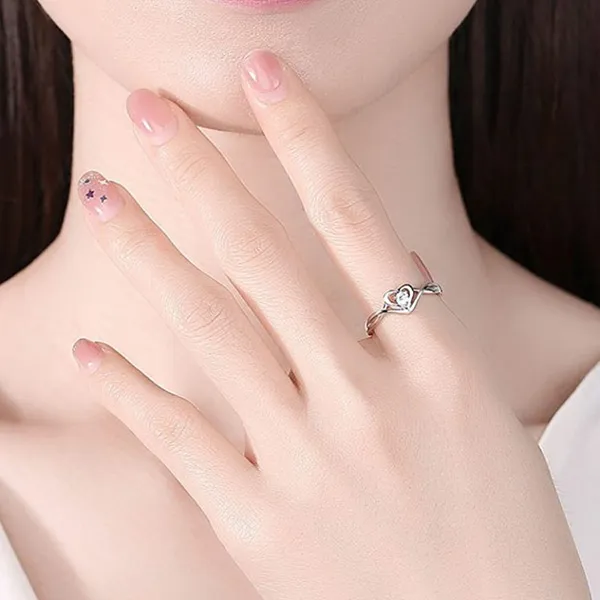 Nhẫn LiLi Jewelry Hình Trái Tim Đính Đá Cz Lili_349632 Màu Bạc