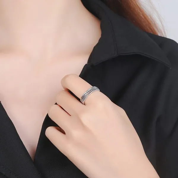 Nhẫn LiLi Jewelry Xoắn Lili_188548 Màu Bạc