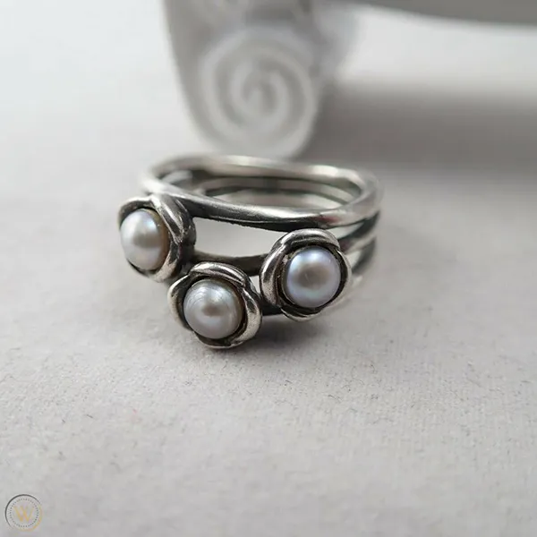 Nhẫn Pandora Triple Bloom Grey Pearl Ring - 190606GP Size 50