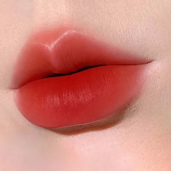 Son Kem MAC Retro Matte Liquid 135 Chili Addict - Limited Edition Màu Đỏ Gạch