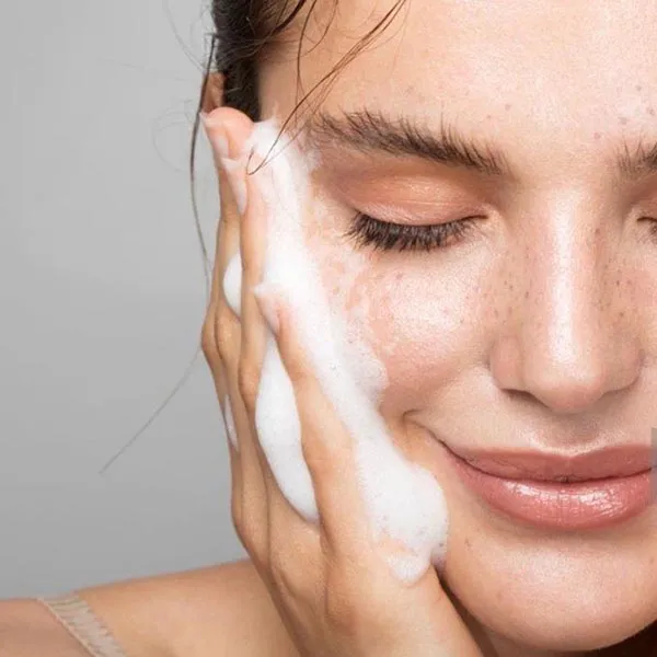 Sữa Rửa Mặt Tạo Bọt Cân Bằng Da Valmont Bubble Falls 705046 150ml